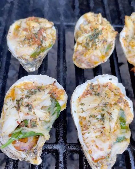 Seafood Recipes on Instagram: "Lump Crabmeat Stuffed Chargrilled Oysters 🦪

🎥 by @justshanae

Follow @cuisineocn for more 🦀
Follow @cuisinetrf for more 🥩
Follow @cuisinesnt for more 🦀🥩

Recipe Books in our bio 🌶️

- Just Shanaé All Purpose Seasoning (@justshanae bio)
- Fresh Oysters 
- Lump Crabmeat 
- Butter
- Minced Garlic (@spiceworldinc)
- Lemon Juice
- Parsley 
- Red Pepper Flakes 
- Roasted Red Pepper (optional)
- Spinach 
- Parmesan Cheese

🔥🔥🔥

#seafood #seafoodlover #food #foodie #foodiegram #instafood #delicious #dinner #lunch #foodlover #tastyfood #foodgasm #oysters #stuffed #crab #justshanae" Chargrilled Oysters Recipe, Lump Crab Meat Recipes, Stuffed Crab, Seafood Ideas, Spinach Parmesan, Health Meals, Seafood Dish Recipes, Crab Meat Recipes, Fresh Oysters