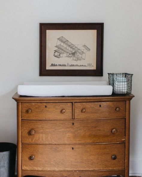 A vintage chest of drawers and a changing mat is all you need to make a changing table. However, if you do need some more space and for the changing mat to sit neatly edged in, look no further than our Combelle Alice Changing table. Picture via plumeevents.com. Vintage Boy Nursery, Studio Mini, Changing Table Dresser, Decor Studio, Baby Room Inspiration, Vintage Boy, Boys Nursery, Nursery Room Inspiration, Vintage Chest