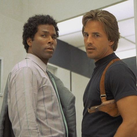 Miami Vice Miami Vice Fashion, Neon Noir, Cop Show, Don Johnson, Miami Vice, Drama Series, Series Movies, Good Music, Cool Girl