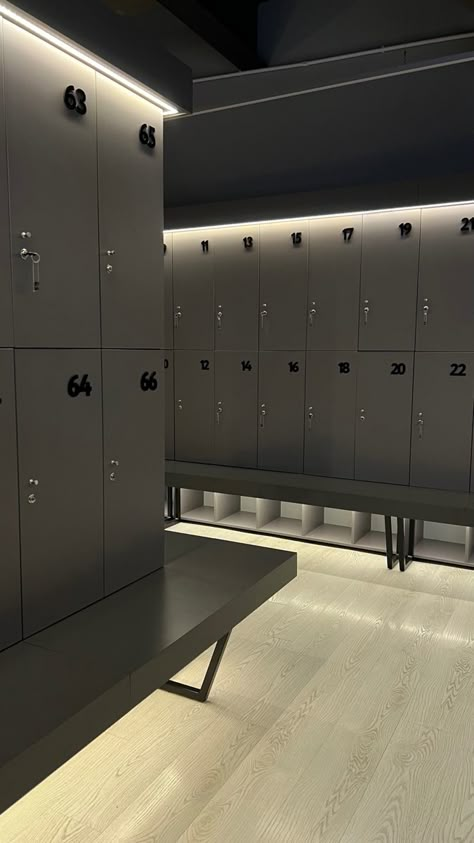 Dark Gym Interior, Womens Locker Room Design, Industrial Fitness Studio, Gym Entry Design, Public Gym Design, Sports Massage Room Ideas, Gym Business Ideas, Boutique Gym Design Fitness Studio, Locker Room Bathroom