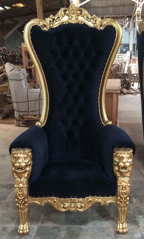 Royal Chair Design, Royal Chairs Furniture, Royal Black Bed, Golden Throne Room, Gold Throne, Black And Gold Throne Chair, Queen Chair, Royal Chair, King Chair