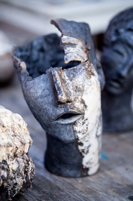 Ceramic Sculpture Figurative, Ceramic Mask, Sculpture Head, Sculptures Céramiques, Sculpture Projects, Raku Ceramics, Bronze Figurine, Clay Faces, Ceramic Figures