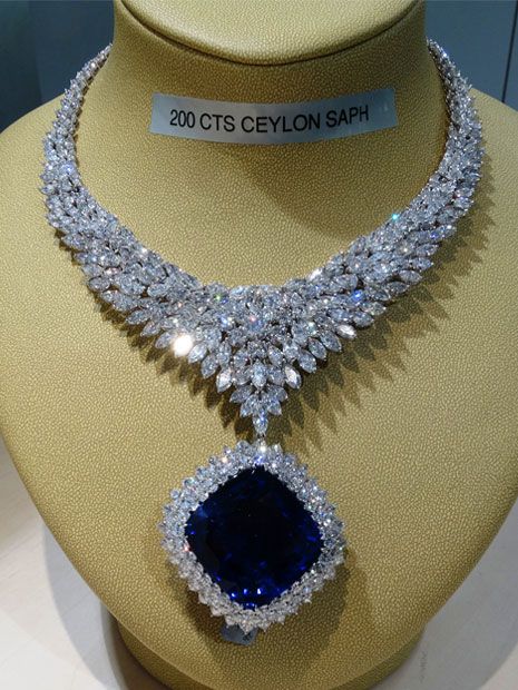 Sapphire Diamond Necklace, Expensive Jewelry Luxury, Evening Jewelry, Ceylon Sapphire, Royal Jewels, Expensive Jewelry, Royal Jewelry, A Necklace, Fabulous Jewelry