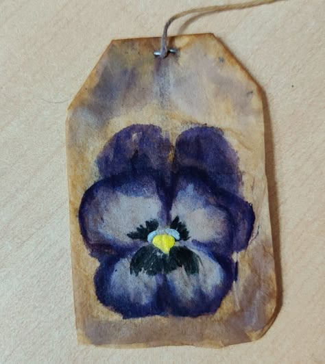 Used Tea Bags Art, Painting On Tea Bags, Painted Tea Bags, Tea Bag Painting, Teabag Painting, Teabags Art, Teabag Bookmark, Tea Bag Bookmark, Crafts When Bored