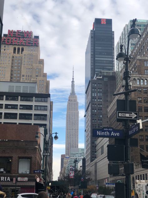 Nyc Daytime Aesthetic, Nyc Aesthetic Daytime, New York Aesthetic Daytime, Daytime City Aesthetic, City Daytime Aesthetic, Manhattan Aesthetic Wallpaper, New York Daytime, New Yorker Building, Manhattan Aesthetic