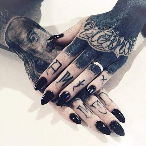 #Monami #Frost killer hand tattoo and nails Tattoo Daruma, Heather Moss, Chris Garver, Monami Frost, Knuckle Tattoos, Dragon Sleeve Tattoos, Blackout Tattoo, Japanese Dragon Tattoos, Butterfly Girl