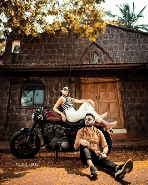 Bike Pose For Couples, Pre Wedding Bike Poses, Bike Couples Photography, Wedding Bike, Crazy Wedding Photos, Couples Candid Photography, Funny Engagement Photos, Bike Wedding, Army Couple Pictures