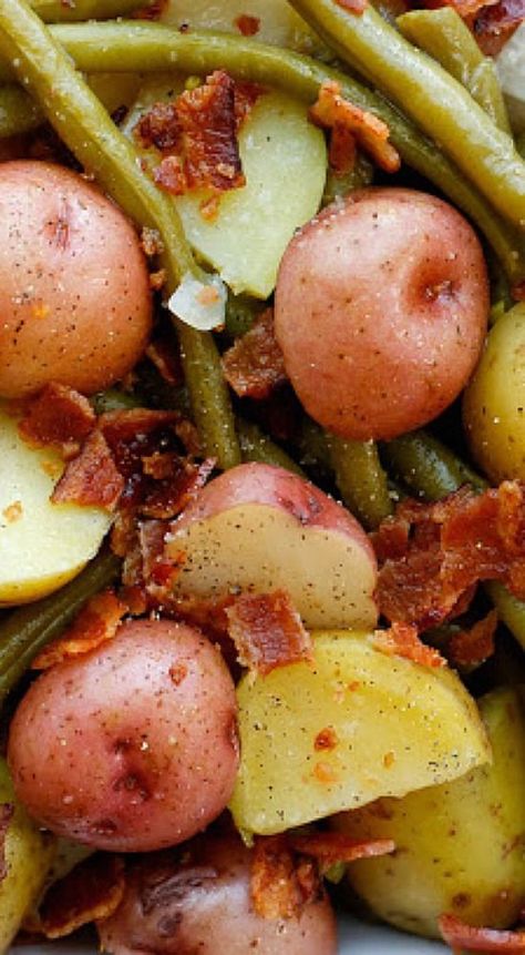 Green Beans And New Potatoes Recipe, Green Beans With Potatoes, Green Beans And Bacon, Beans And Bacon, Potatoes And Bacon, Southern Style Green Beans, Southern Green Beans, Southern Greens, Sweet Onions