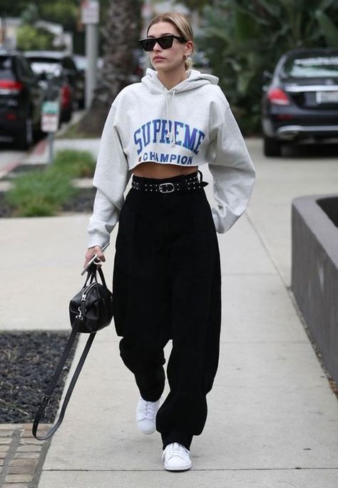 Hailey Baldwin Style, Urban Apparel, Streetwear Mode, Model Street Style, Street Style Edgy, Model Look, Looks Street Style, Hailey Baldwin, Mode Inspo