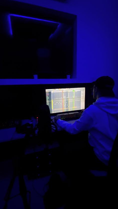 Studio session music recording rec trap rap Music Studio Session Music, Music Studio Room Aesthetic, Music Studio Aesthetic, Studio Aesthetic, Career Lifestyle, Studio Session, Crazy Wallpaper, Studio Room, Mood Instagram