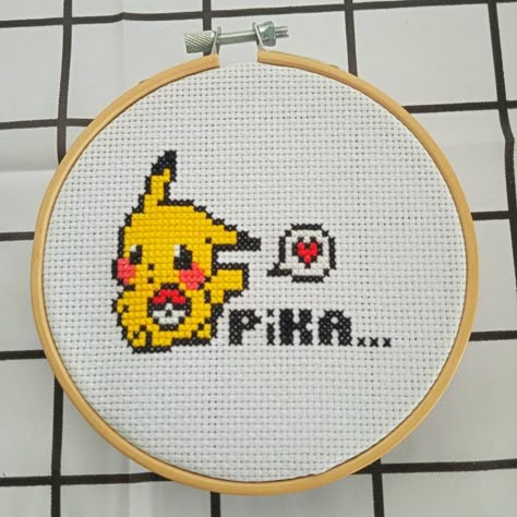 Pikachu Embroidery, Pikachu Cross Stitch Pattern, Pokémon Crafts, Pikachu Cross Stitch, Pokemon Cross Stitch, Pixel Art Pokemon, Pokemon Craft, Tiny Cross Stitch, Pixel Art Pattern