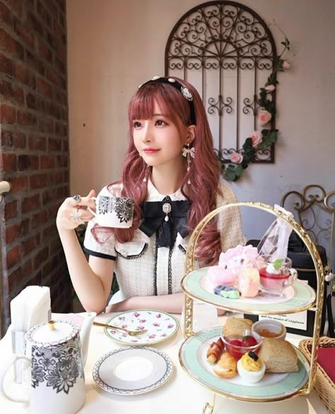 Tea Pose Reference, Eating Cake Pose Reference, Reference Poses Casual, Drinking Tea Pose Reference, Eating Pose Reference, Neopets Faerie, Poses Real Life, Half Body Poses, Tea Photoshoot