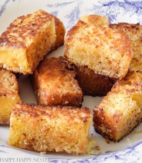 Cornbread Appetizer Recipes, Cornbread Balls, Cornbread Crisps, Cornbread Ideas, Breakfast Cornbread, Cornbread Bites, Cornbread Appetizer, Fried Appetizers, Corn Fritter