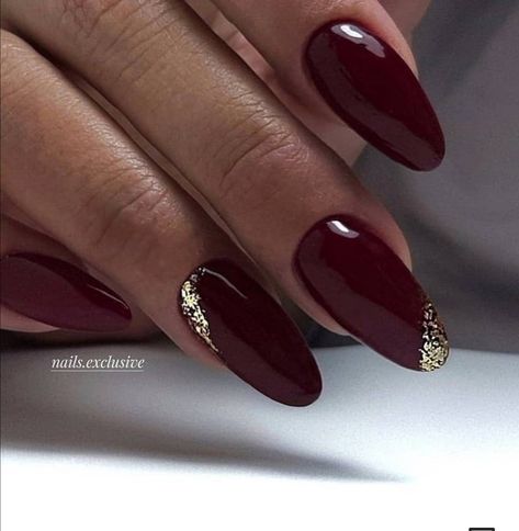 Wine Red Wedding Nails, Wine Wedding Nails, Burgundy Nails Wedding, Wine Red And Gold Nails, Wine Christmas Nails, Wine Color Nails Designs Burgundy, Garnet Nails Designs, Dark Red Nails With Design Burgundy, Red Acrylic Almond Nails