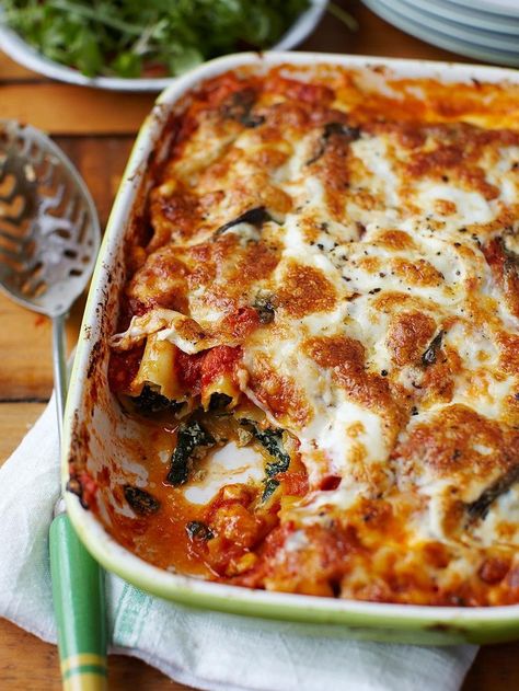 Jamie Oliver Pasta, Spinach And Ricotta Cannelloni, Cannelloni Recipe, Ricotta Cannelloni, Spinach Pasta Bake, Ricotta Cheese Recipes, Cannelloni Recipes, Stuffed Shells Ricotta, Spinach And Ricotta