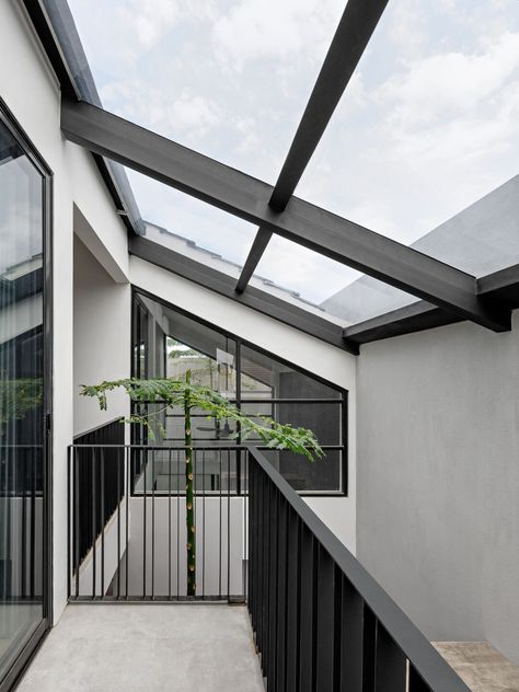 Skylight Balcony, Dog Baths, Industrial Building Design, Wooden Partitions, Tropical Architecture, Italian Interior, Solid Wood Doors, Private House, Dog Bath