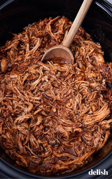 This Slow-Cooker Pulled Pork Is So Easy, Literally ANYONE Can Make ItDelish Pulled Pork Recipe Slow Cooker, Summer Slow Cooker Recipes, Slow Cooker Recipes Pork, Crockpot Pulled Pork, Slow Cooker Pulled Pork, Pulled Pork Recipes, Best Slow Cooker, Slow Cooker Pork, Easy Slow Cooker