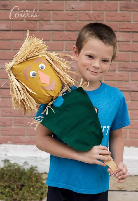 When you watch the show you'll find that the main character, Dorothy is a budding engineer, tinkerer and creative builder. Teaching you how to put together a scarecrow from a paper bag and a paint stir stick is right up her alley! Paper Bag Scarecrow, Scarecrow Craft, Diy Scarecrow, Tea Towels Diy, Scarecrow Crafts, Fun Fall Crafts, Fall Craft, Clay Pot Crafts, Fall Crafts For Kids