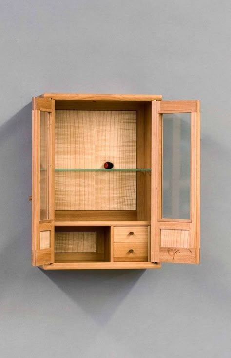 pasi wall cabinet: Fine Woodworking Furniture, Wood Projects For Beginners, Small Woodworking Projects, Beginner Woodworking Projects, Diy Wood Projects Furniture, Small Wood Projects, Wooden Cabinets, Woodworking Furniture, Woodworking Projects Diy