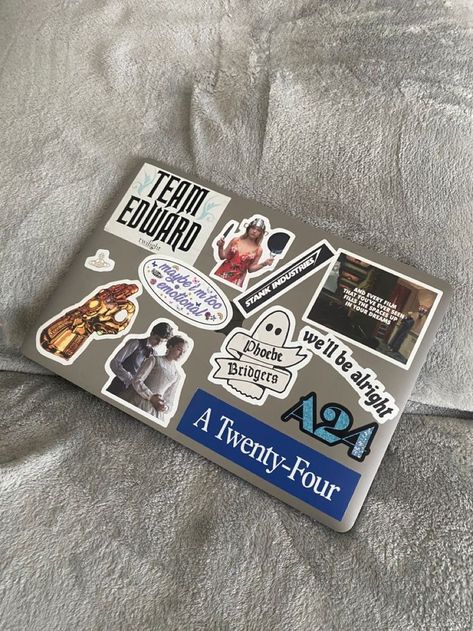 Macbook Case Stickers, Stickers Computer, Pc Decoration, Mac Stickers, Funny Laptop Stickers, Laptop Case Stickers, Laptop Decoration, Tech Aesthetic, Cute Laptop Stickers