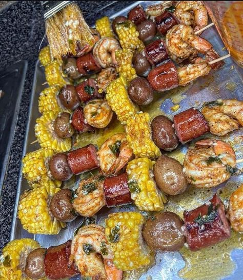 KING OF SOULFOOD 👑 (@pixieemeals) • Instagram photos and videos Seafood Skewers, Shrimp Corn, Party Food Buffet, Soul Food Dinner, Catering Ideas Food, Lake Food Ideas, Campervan Life, Party Food Platters, Boat Food