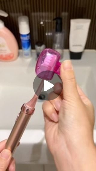 Nexetool on Instagram: "Keep your toothbrush clean and fresh anywhere you go! Perfect for home, travel, or school. 

#toothbrushprotector #travelessentials #bathroomhacks #portablehygiene #travelsmart" Bathroom Hacks, June 22, Travel Essentials, Brushing Teeth, The Go, Travel, On Instagram, Instagram