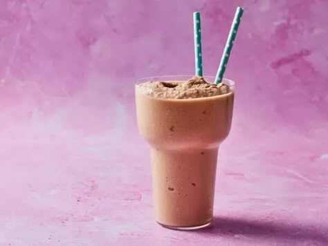 Chocolate Hazelnut Smoothie, Hazelnut Smoothie, Rainbow Smoothie Recipes, Zucchini Smoothie, Orange Smoothie Recipes, Chocolate Smoothie Recipes, The Kitchen Food Network, Mango Smoothie Recipes, Easy Breakfasts