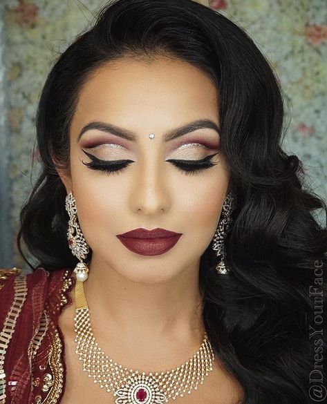 Make Up Sposa, Makeup For Small Eyes, Party Makeup Tutorial, Bollywood Makeup, Make Up Gold, Burgundy Lips, Wedding Hairstyles And Makeup, Indian Wedding Makeup, Asian Bridal Makeup