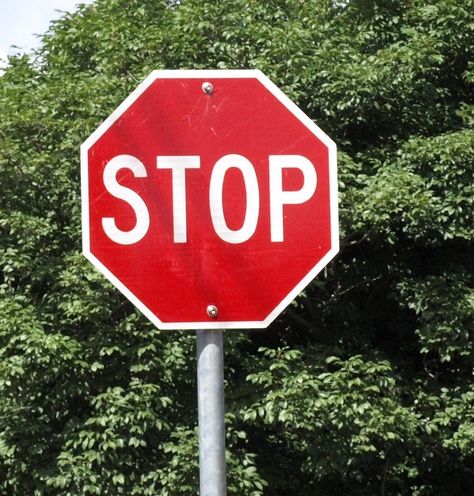 Red in stop sign. Red is more intense than yellow so it is used for stop sing to emphasize on it! Stop Sign Drawing, Sign Drawing, Stop Sign, Classroom Inspiration, Diy Signs, Drawing Reference, Highway Signs, Singing, Art Drawings