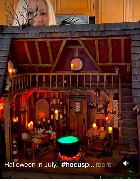 Hocus Pocus House Interior, Haunted House Diorama, Halloween Dollhouse, Halloween House From Doll House, Dolls House Halloween, Dollhouse Into Haunted House, Hocus Pocus Miniatures, Hocus Pocus House, Haunted House Project