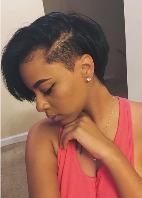 Shaved Hairstyles, Shaved Side, Short Black Hair, Trendy Bob Hairstyles, Shaved Side Hairstyles, Shaved Hair Designs, Woman Shaving, Short Sassy Hair, Side Hairstyles