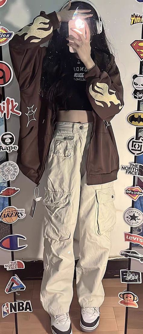 Y2k Aesthetic Grunge, Hoodie Grunge, How To Have Style, Baggy Outfit Ideas, Baggy Clothes, Tomboy Outfits, Tomboy Style Outfits, Trendy Prints, Swaggy Outfits