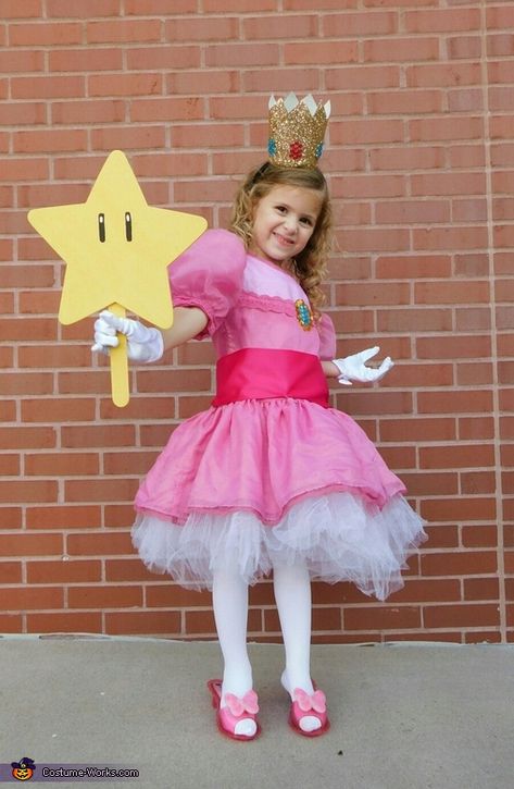 Diy Princess Peach Costume, Princess Peach Costume Diy, Princess Peach Halloween Costume, Princess Peach Halloween, Princess Peach Dress, 2017 Halloween Costumes, Princess Peach Party, Princess Peach Costume, Peach Costume