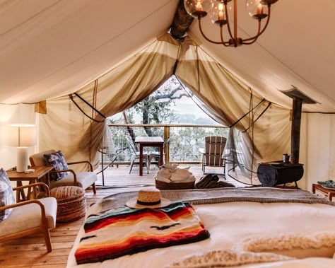 Boho Glamping Tent, Glamping Tent Interior Ideas, Glamping Interior, Bell Tent Interior, Outfitter Tent, Tent Interior, Glamping Inspiration, Bnb Ideas, Woodland Retreat