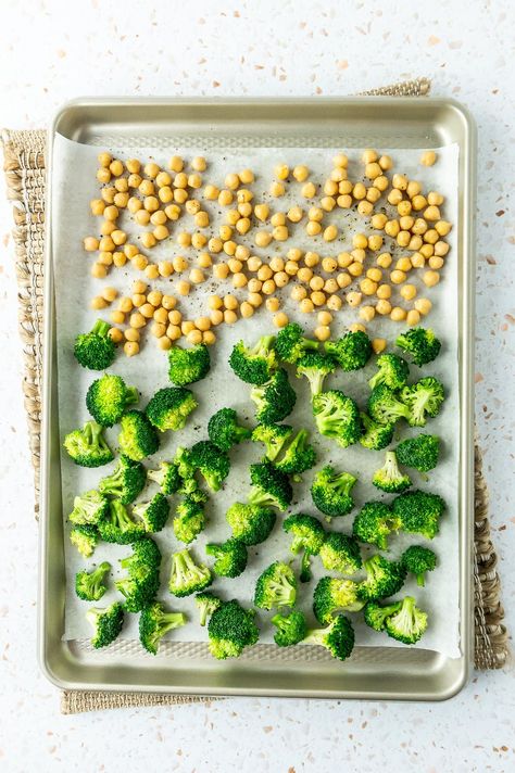 Easy Lemon Broccoli Chickpea Pasta - Easy Chickpeasy Broccoli Chickpea, Lemon Broccoli, Pasta Easy, Spiced Chickpeas, Chickpea Pasta, Wheat Pasta, Lemon Pasta, Vegan Sauces, 2000 Calorie Diet