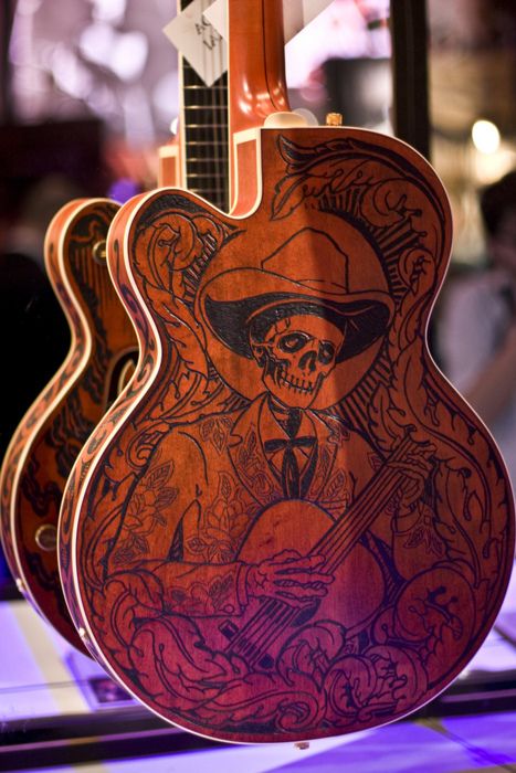 hank williams. I love this beyond words and would love to gift this to my hubs. Custom Instruments, Acoustic Guitar Art, Guitar Artwork, Ukulele Art, Instruments Art, Art Musical, Guitar Painting, Guitar Ideas, Unique Guitars