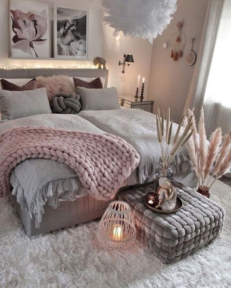 Scandinavian Style Bedroom, Bedroom Inspiration Cozy, Bedroom Decor Inspiration, Woman Bedroom, Redecorate Bedroom, Cozy Room Decor, Room Makeover Bedroom, Dream Room Inspiration, Master Bedrooms Decor