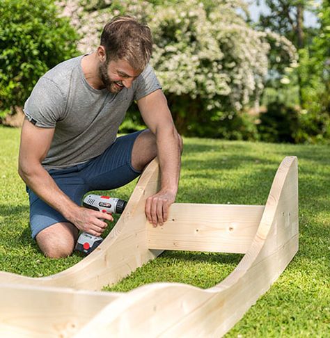 Building A Garden, Diy Rocking Chair, Garden Loungers, Outdoor Loungers, Diy Outdoor Furniture Plans, Outdoor Furniture Plans, Wood Shop Projects, Diy Chair, Diy Pallet Projects