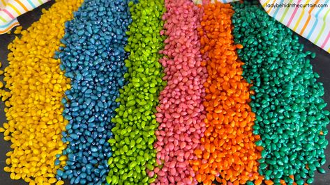 How to Dye Popcorn Kernels Colored Popcorn Kernels, How To Dye Popcorn Kernels, Color Popcorn Diy How To Make, Diy Colored Popcorn, Dyed Popcorn, Popcorn Crafts, Colored Corn, Rainbow Popcorn, Popcorn Seeds