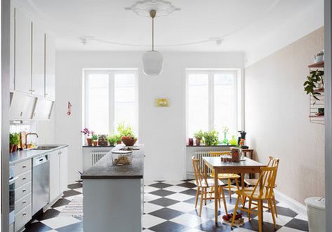 .. Checkered Floor Kitchen, Black Porcelain Tiles, Forbo Marmoleum, Taupe Walls, White Tile Floor, Black And White Tiles, Scandinavian Kitchen, White Floors, Kitchen Remodel Idea