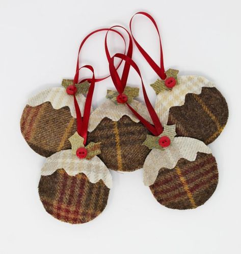 Gorgeous scented Christmas pudding decorations made from beautiful Abraham Moon tweed. Each Christmas Pudding is hand sewn and stuffed with wadding for shape and a handful of cloves for a wonderful Christmas scent, a lovely pre-Christmas hostess gift, holiday decoration or stocking Party Hostess Gifts, Christmas Scent, Christmas Hostess Gifts, Christmas Hostess, Fabric Christmas Trees, Hosting Christmas, Green Tweed, Christmas Scents, Handmade Christmas Decorations