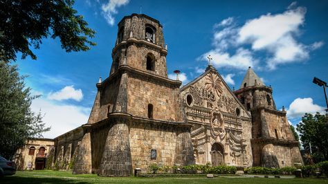 Visiting the great Baroque churches of the Philippines Western Visayas, Regions Of The Philippines, Ilocos Norte, Church Pictures, Sacred Architecture, Luang Prabang, Old Churches, Baroque Architecture, Bohol