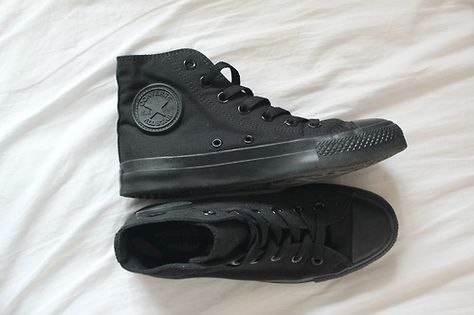 All Black High Tops, High Tops Outfit, All Black Converse, Black Chucks, Black High Top Converse, Black Converse, Neue Outfits, Black High Tops, Soft Grunge