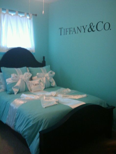 My Tiffany's Room. <3 Tiffany Blue And Grey Bedroom, Tiffany Co Party Ideas, Tiffany Inspired Bedroom, Tiffanys Decor, Tiffany Blue Rooms, Tiffany Bedroom, Tiffany Blue Bedroom, Tiffany Room, Event Planning 101