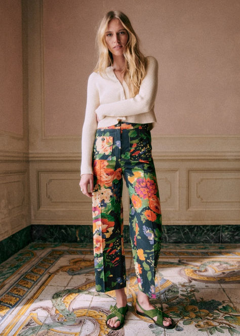 A Night Out Outfit, Floral Trousers, Crisp White Shirt, Printed Trousers, Night Out Outfit, Wardrobe Ideas, Work Clothes, Work Wardrobe, Fabulous Fashion