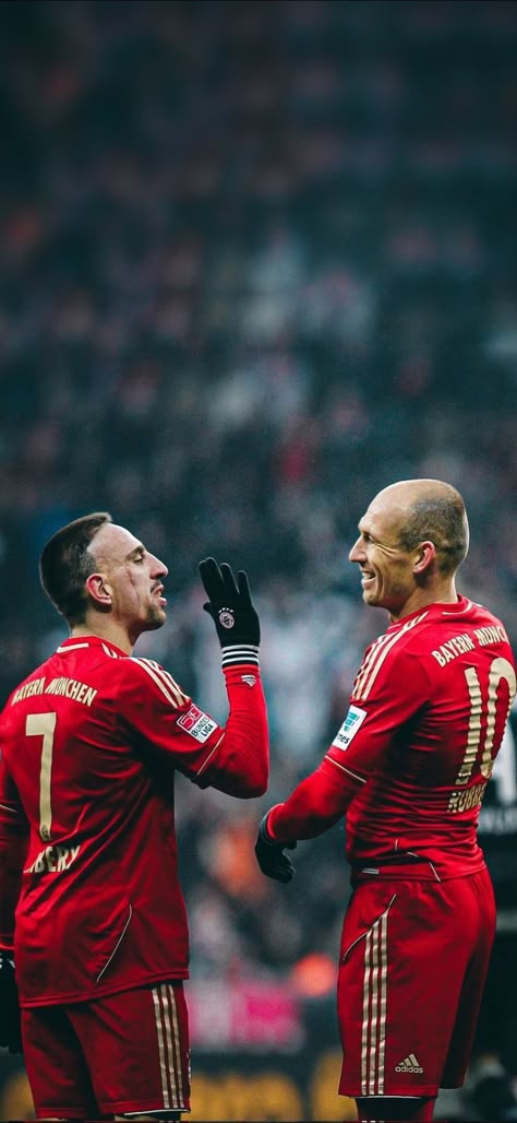 Robben And Ribery, Retro Football Wallpaper, Munich Wallpaper, Cold Wallpaper, Old Football Players, Bayern Munich Wallpapers, Ronaldo 9, Bayer Munich, Wallpaper Football