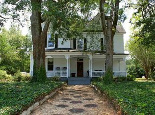 View 32 photos of this $449,500, 5 bed, 4.0 bath, 4200 sqft single family home located at 1994 New Hope Church Rd, Monroe, GA 30655 built in 1900. MLS # 8198333. Monroe Ga, Georgia Homes, Athens Georgia, Real Estate Buying, Historic Home, New Hope, Victorian Homes, Old House, Old Houses