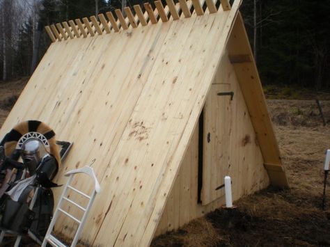 100 2x4's shelter. Would cost around 300$. Cheaper then a tent That size. Good bug out shelter Viking Tent, Cabin Tent, Survival Shelter, A Frame House, Outdoor Wood, Camping Survival, Shed Plans, Survival Skills, Outdoor Projects