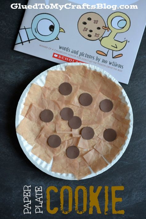 Paper Plate Cookie {Kid Craft} The Duckling Gets A Cookie Craft, Culinary Crafts For Kids, Book Related Crafts Preschool, Cookie Craft For Preschool, Baking Books For Kids, Preschool Crafts Based On Books, Culinary Art For Toddlers, Preschool Books With Crafts, Baking Theme For Preschool