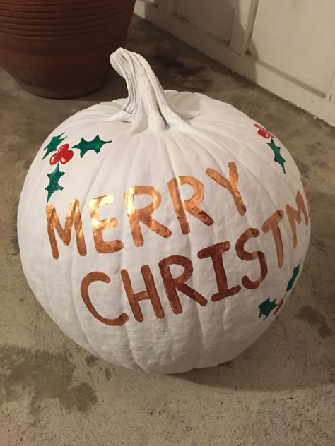 Painting Pumpkins For Christmas, Snowman Pumpkin Painting, Painted Pumpkins For Christmas, Pumpkin Painting Ideas Christmas, Christmas Pumkins, Christmas Pumpkin Painting Ideas, Christmas Pumpkin Ideas, Pretty Pumpkins Painting, Christmas Painted Pumpkins